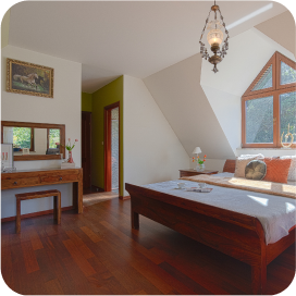 Wnętrze sypialni domu na Żwirowej we Wrocławiu — dom wyszukany przez DOMiTY.