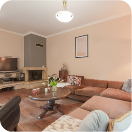 Salon domu przy ul. Żwirowej we Wrocławiu — nieruchomość znaleziona przez DOMiTY.