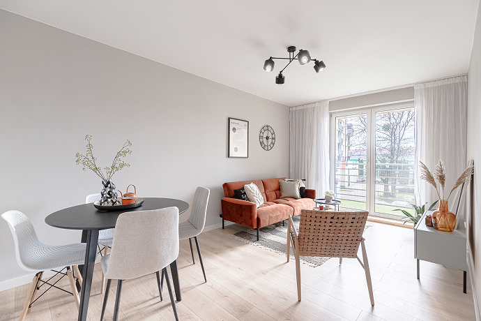 Salon w mieszkanie we Wrocławiu przy ul. Długosza — po zrealizowanym remoncie.