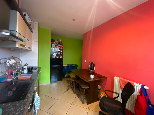 Kuchnia w mieszkaniu na ul. Długosza we Wrocławiu — stan przed remontem zaplanowanym przez agencję DOMiTY.