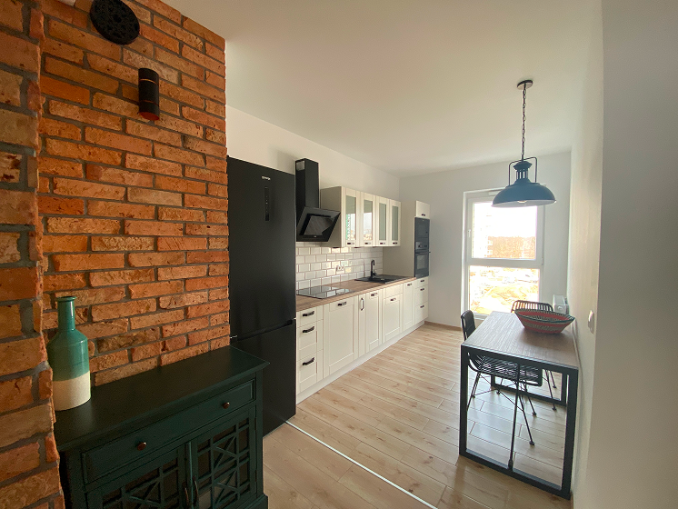 Wnętrze mieszkania przy ul. Wichrowej we Wrocławiu przed przygotowaniem przez DOMiTY Nieruchomości.